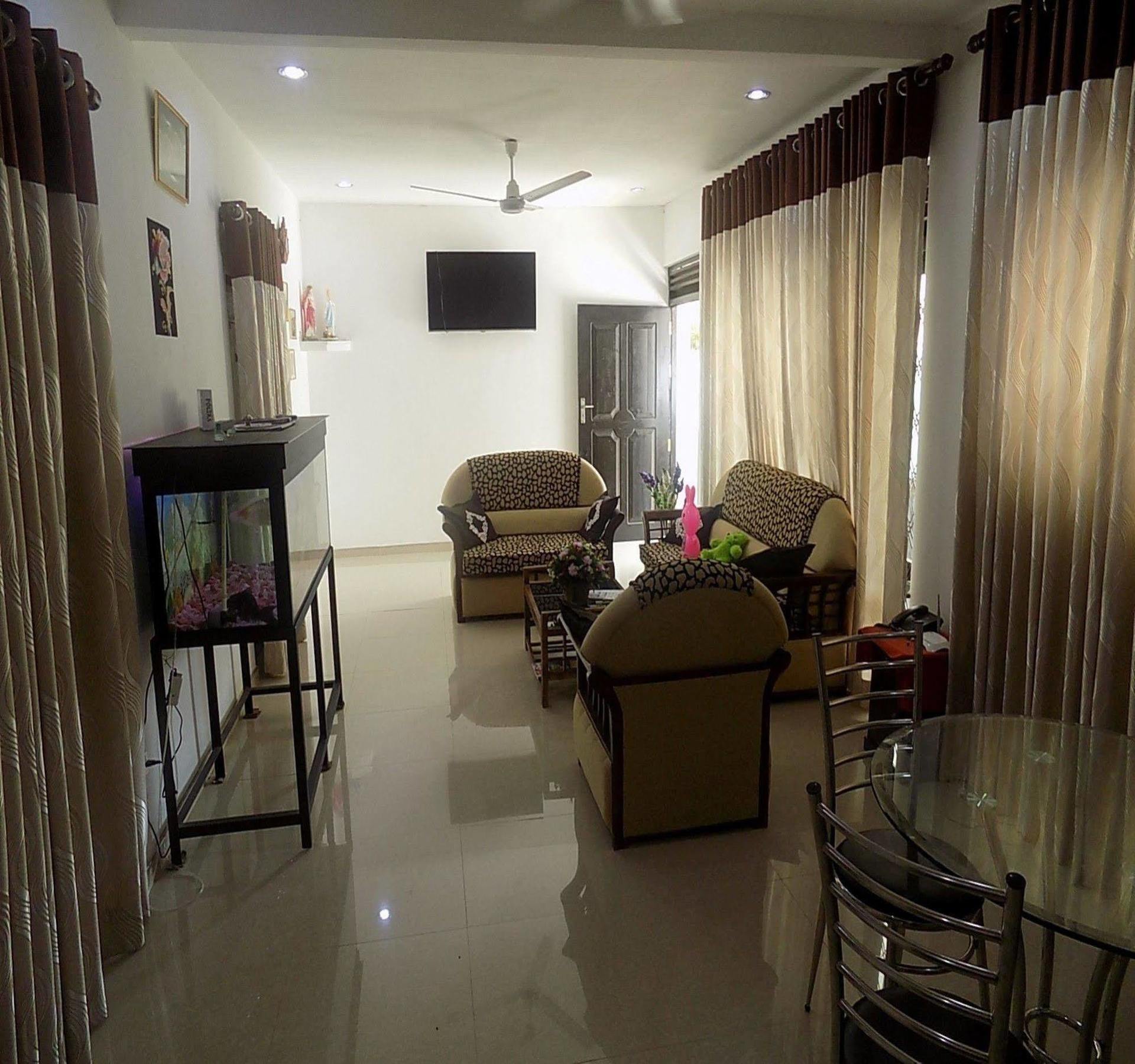 Alexandra Family Villa Negombo Exterior foto