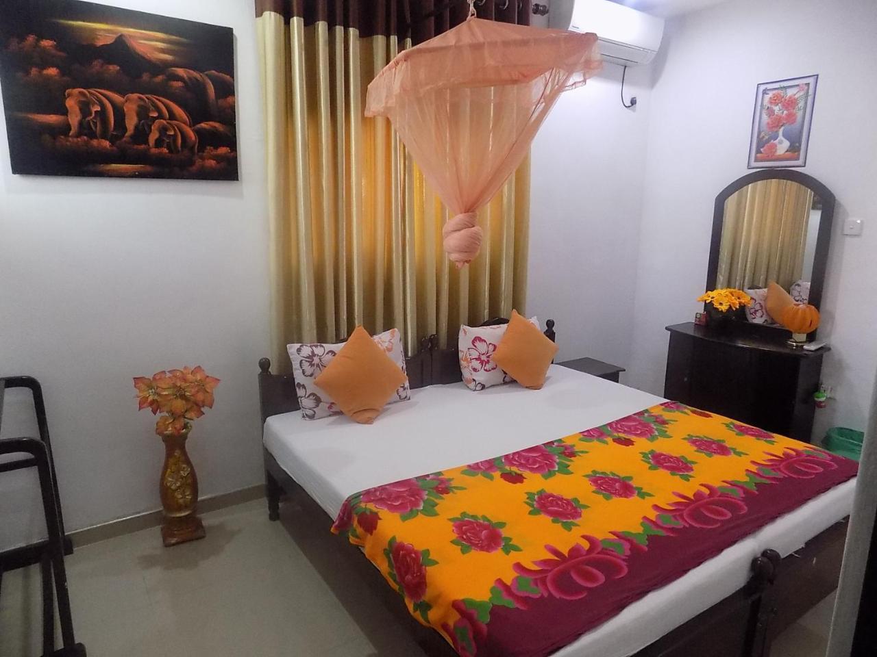 Alexandra Family Villa Negombo Exterior foto